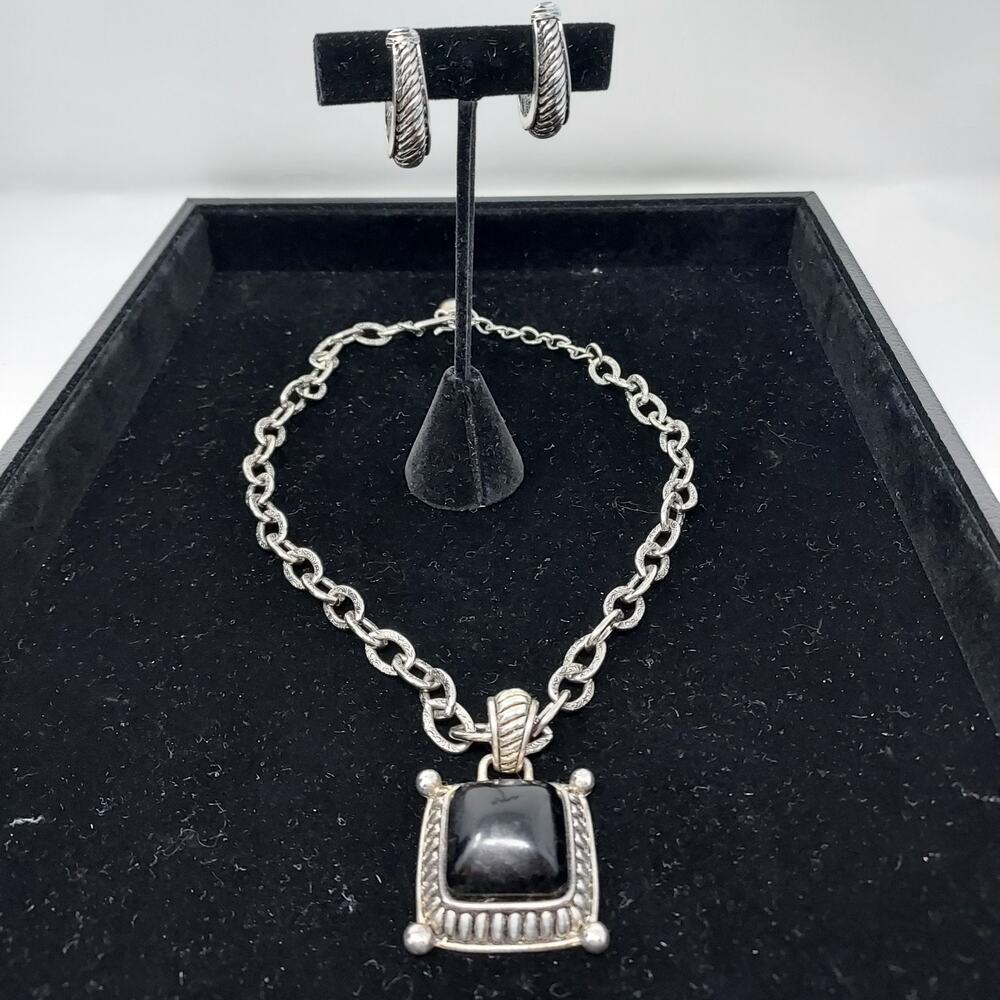 Vintage Designs Pendant Necklace Clip On Earrings Married Set Black Silver Tone